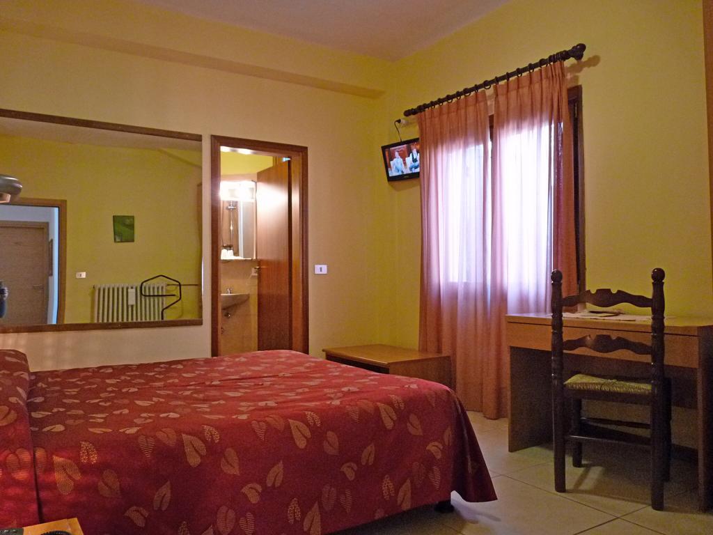 Hotel La Rosa Teglio Værelse billede